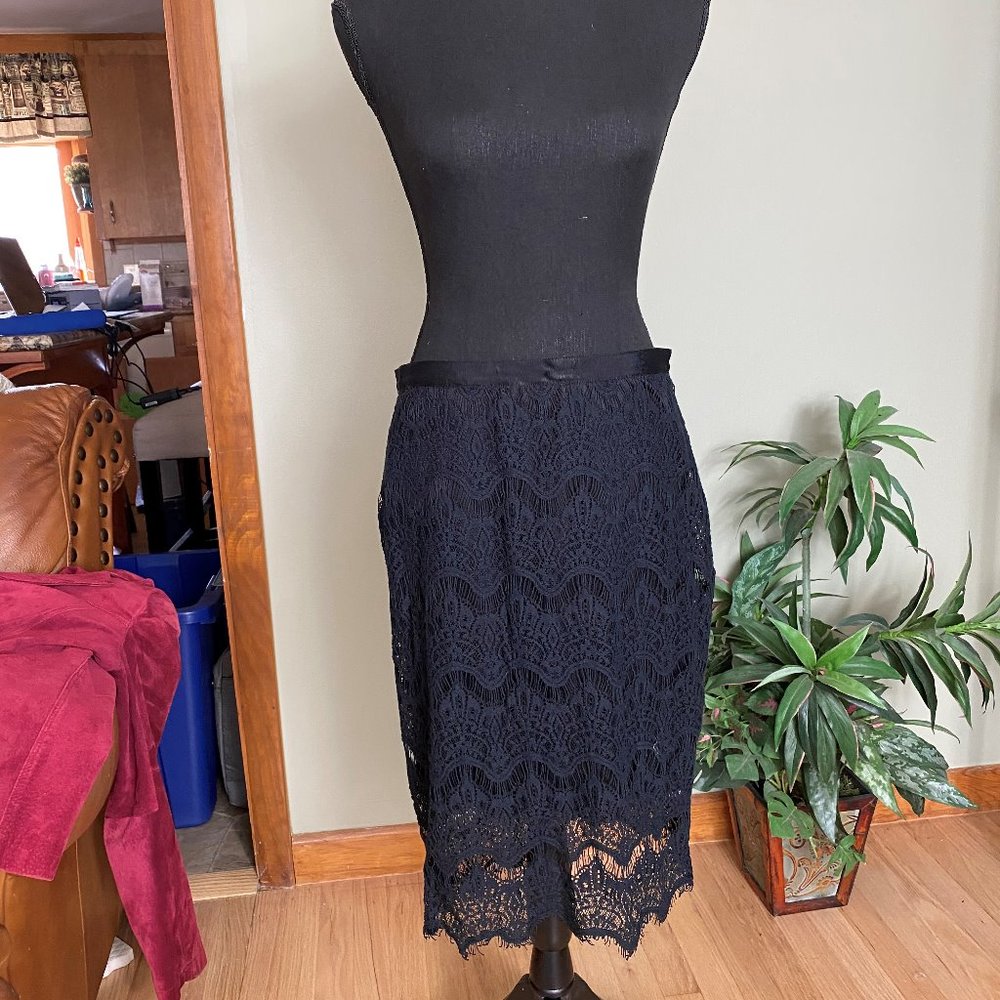 ELLE EMBRIODEROIDERED PRINT SKIRT
